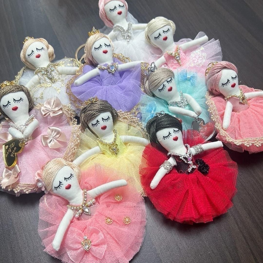 ルルべちゃん用パーツ 刺繍糸 まとめ売り19体 交渉中【週末セール