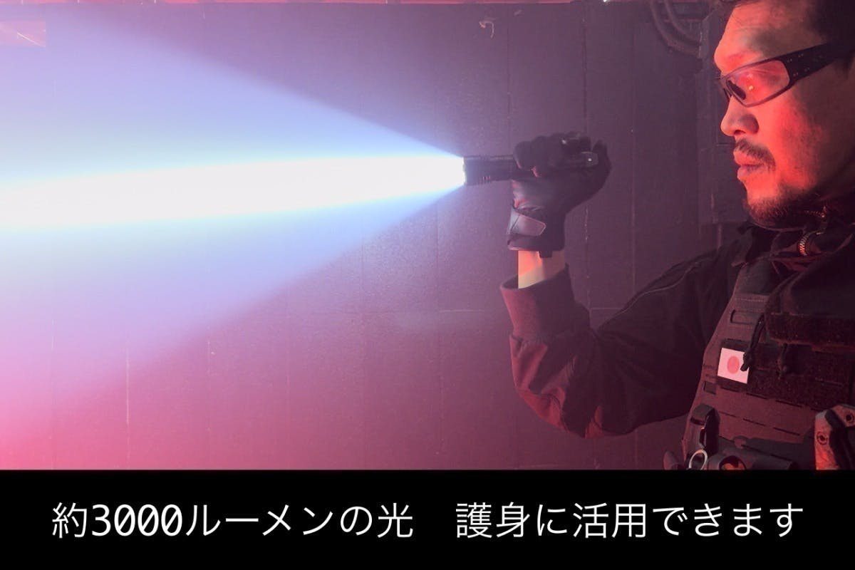 元特殊部隊員が考案したタクティカルライト『CRISIS 01 元特殊部隊員が考案したタクティカルライト『CRISIS 01