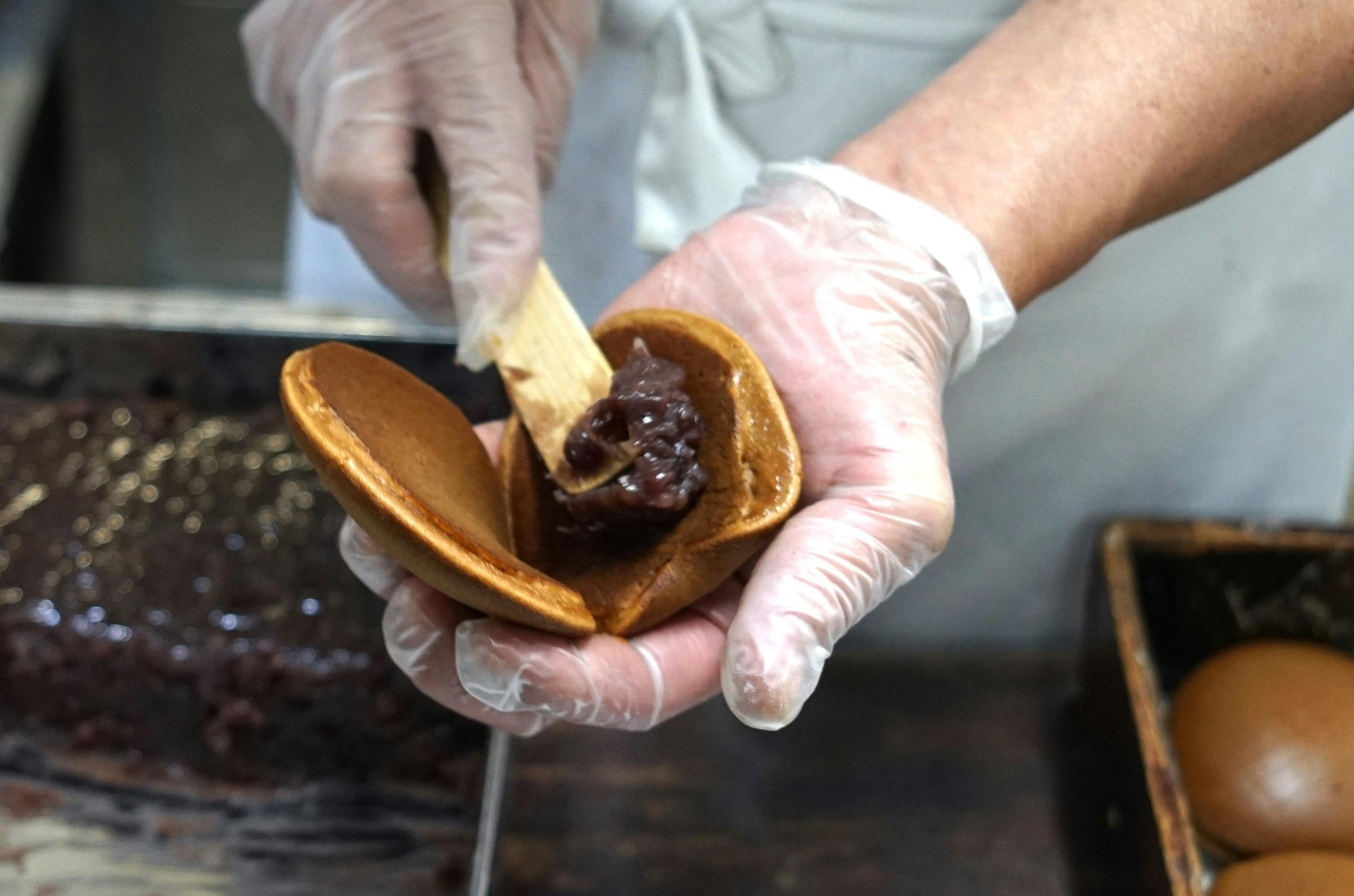 創業200年老舗和菓子店の新たなる挑戦！爽やかに紅茶葉香る