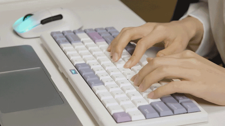 NIZキーボード：30gfの軽やかさと35dBの低騒音、極上の打鍵体験