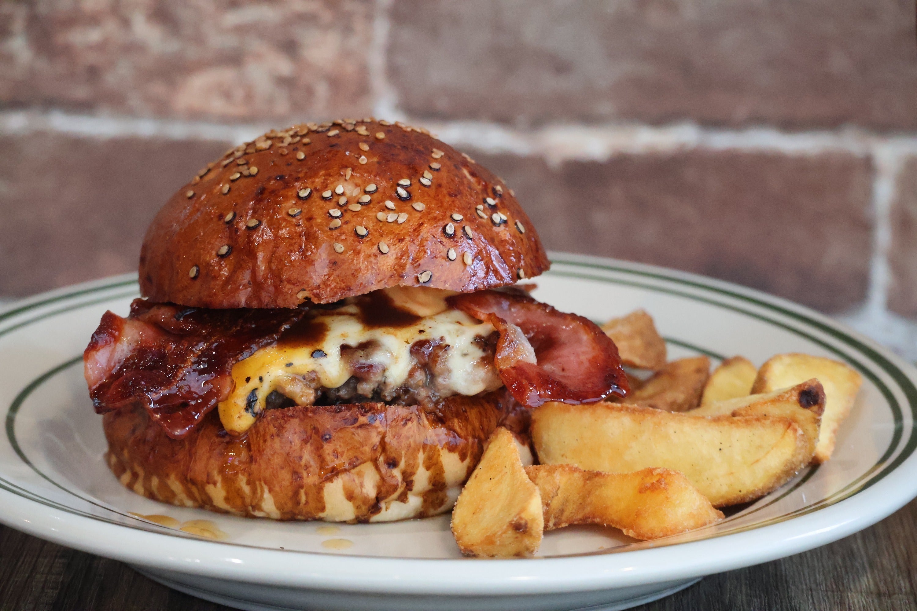 ハンバーガー 最高に怠ける」ハンバーガー店 LAZY BURGER WORKS をOPEN！ - CAMPFIRE