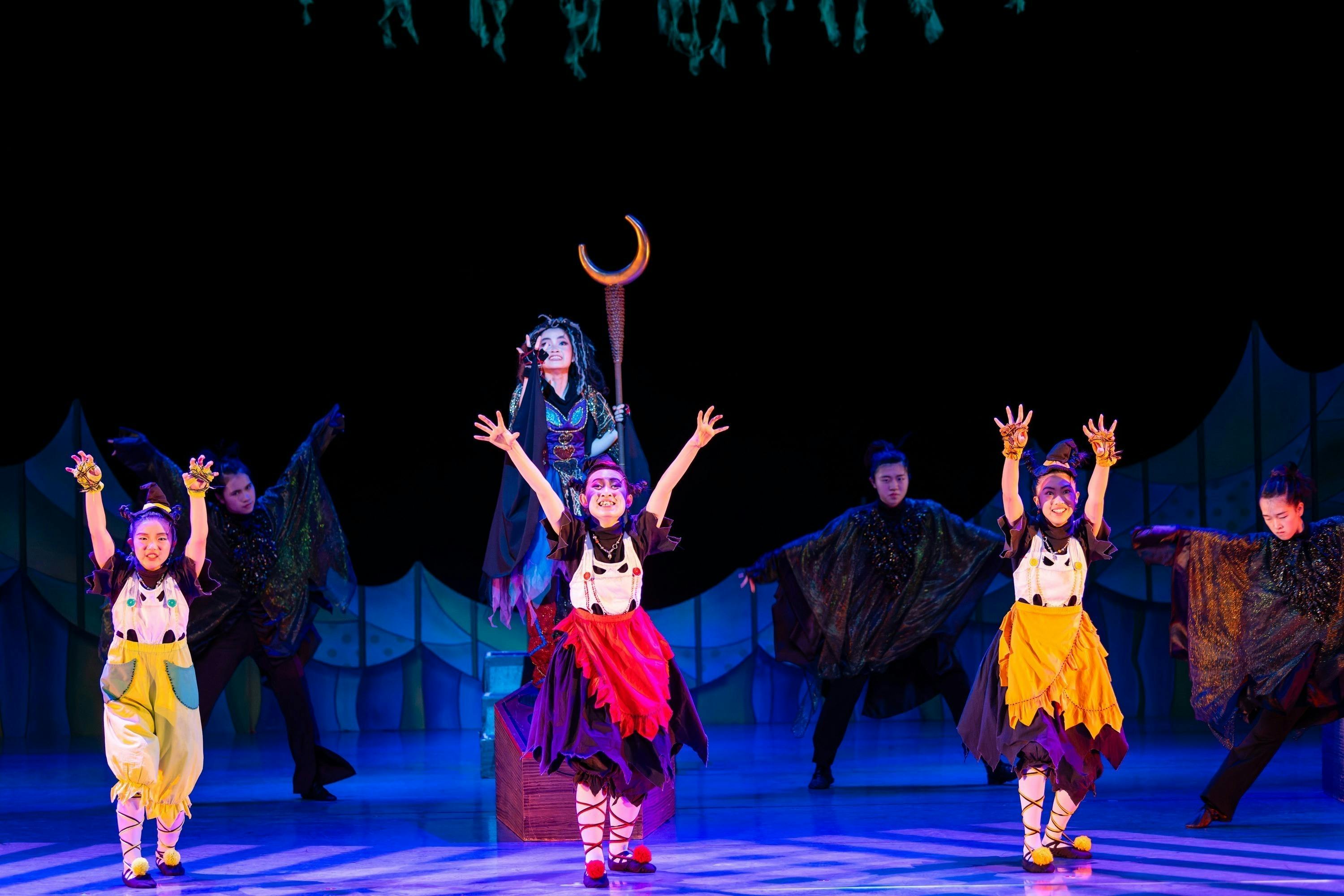 子どもだけのミュージカル『しあわせの青い鳥』で、2000人に感動を届け