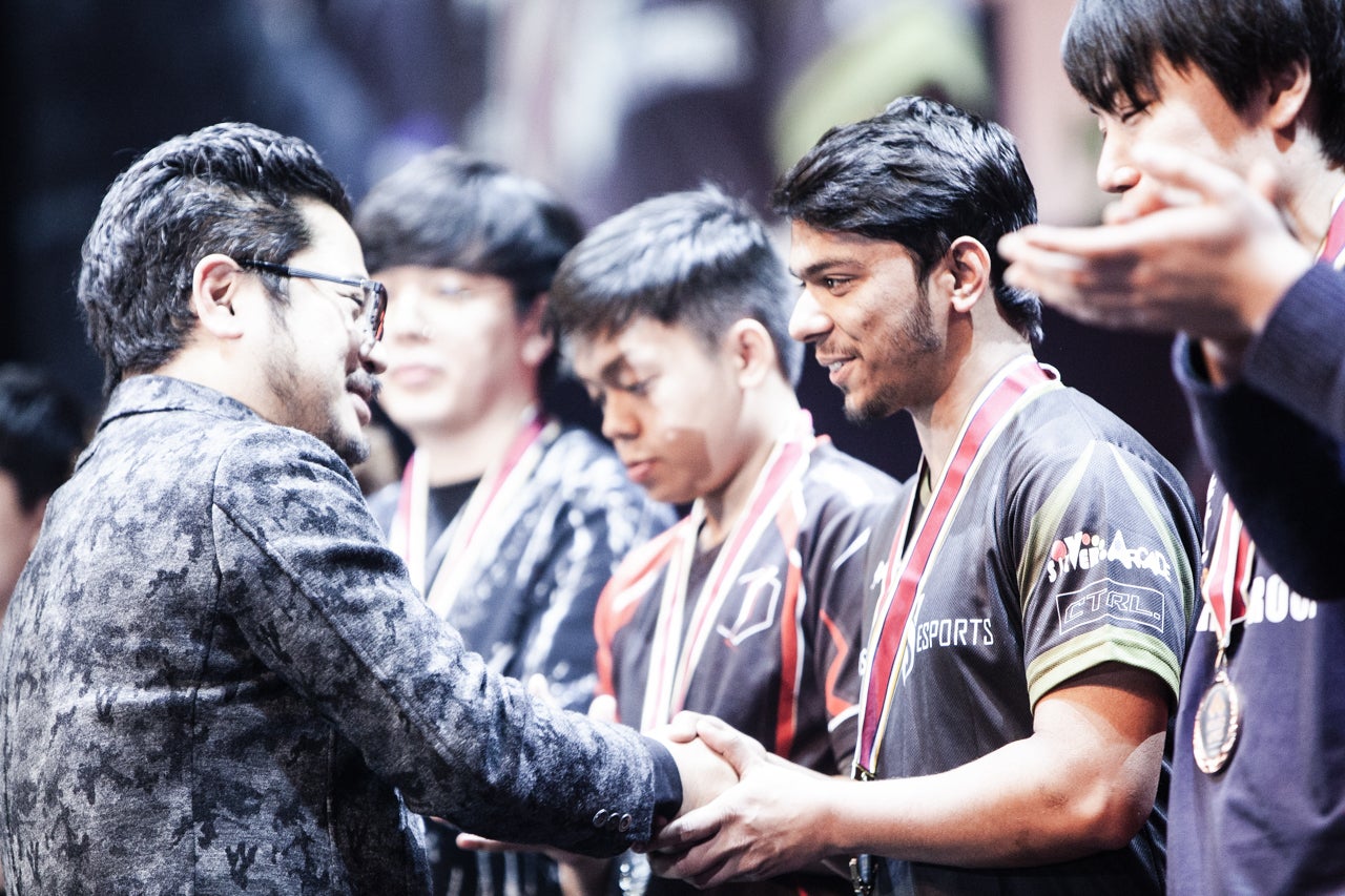 パキスタン勢Arslan Ash (EVO Japan優勝者)を日本に招待したい 