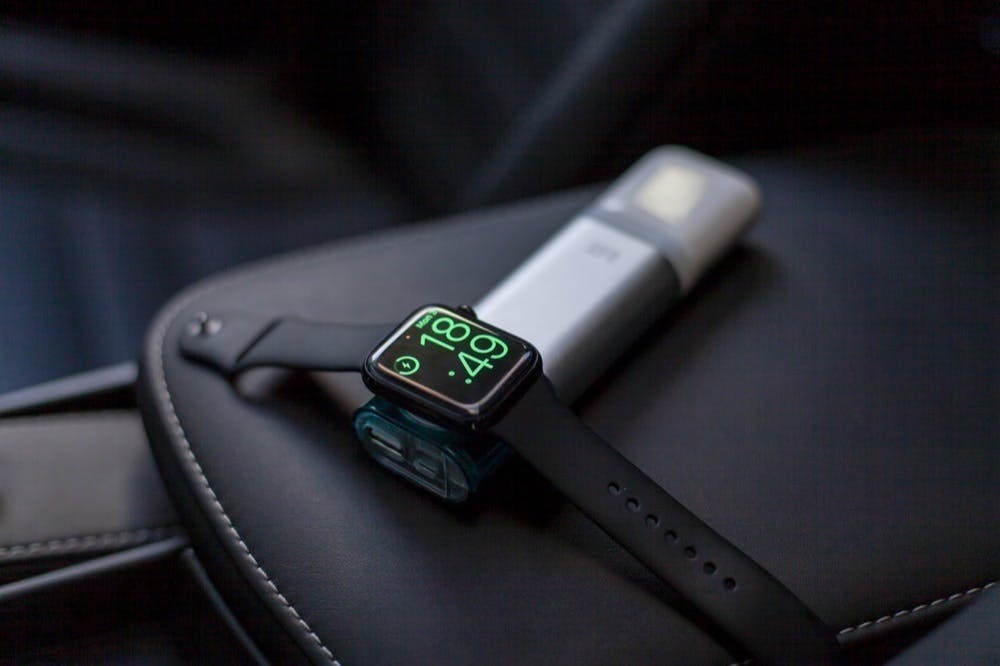 AirPodsとApple Watch用ワイヤレスバッテリー「EIRTOUCH」 - CAMPFIRE 