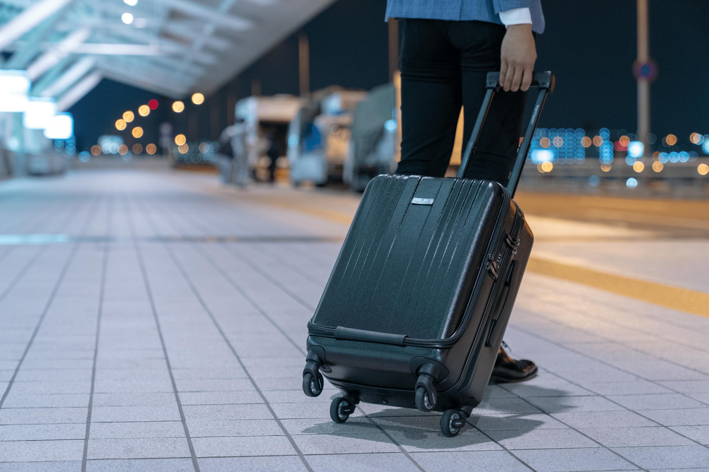 車のタイヤ ゴロゴロ音も気にならない グッドイヤーホイール搭載の多機能キャリー Campfire キャンプファイヤー 車のタイヤ ゴロゴロ音も気にならない グッドイヤーホイール搭載の多機能キャリー Campfire キャンプファイヤー