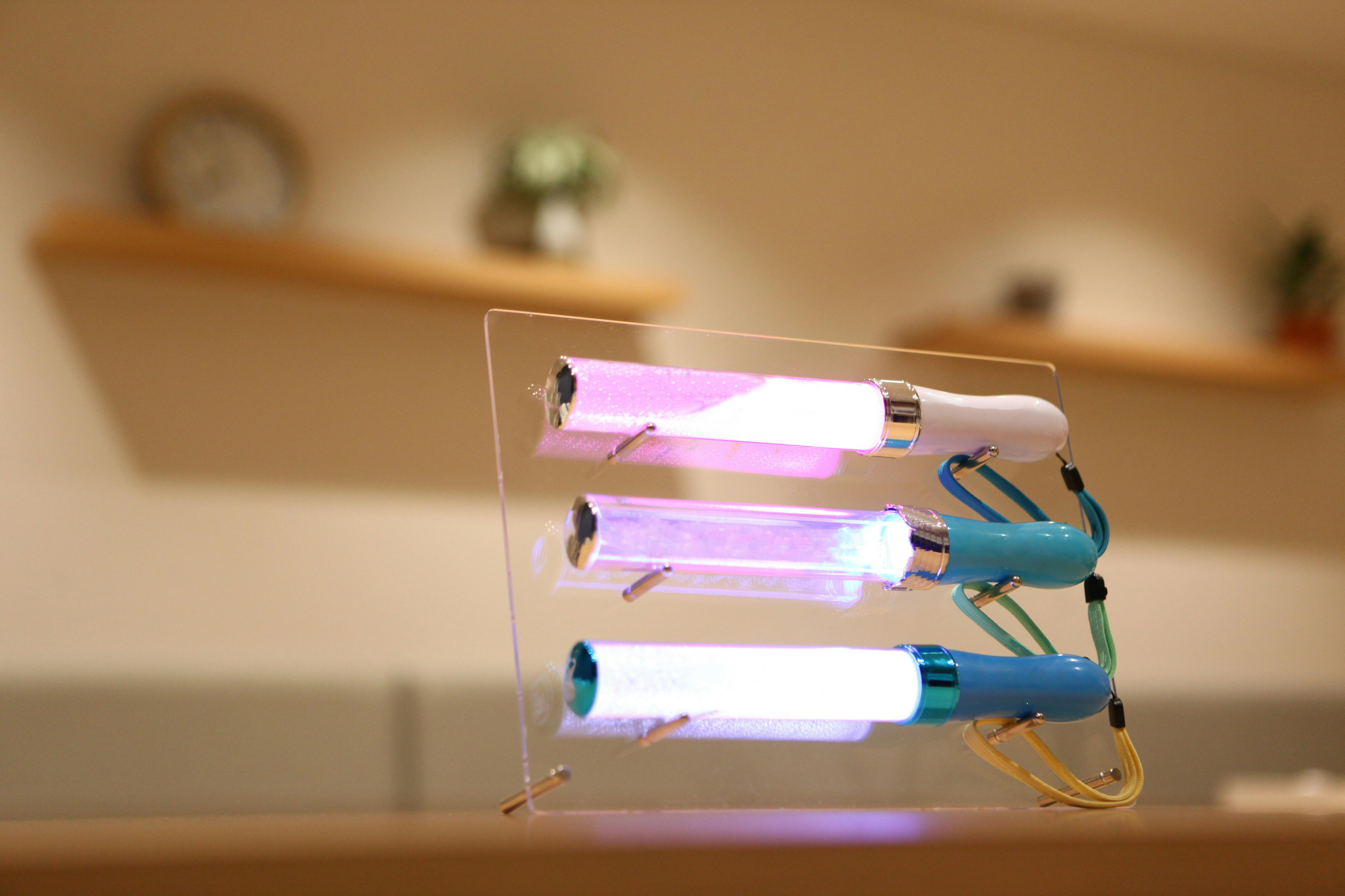 大切なペンライトをきれいに飾りたい ミニマルデザインのペンライトスタンド Campfire キャンプファイヤー 大切なペンライトをきれいに飾りたい ミニマルデザインのペンライトスタンド Campfire キャンプファイヤー