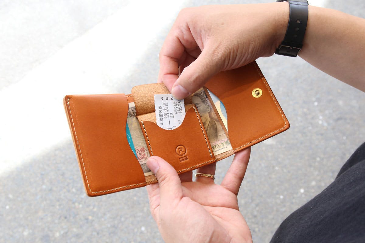 新時代の薄型財布 職人が一つずつ手作業で作る 手のひらサイズのミニウォレット Campfire キャンプファイヤー 新時代の薄型財布 職人が一つずつ手作業で作る 手のひらサイズのミニウォレット Campfire キャンプファイヤー