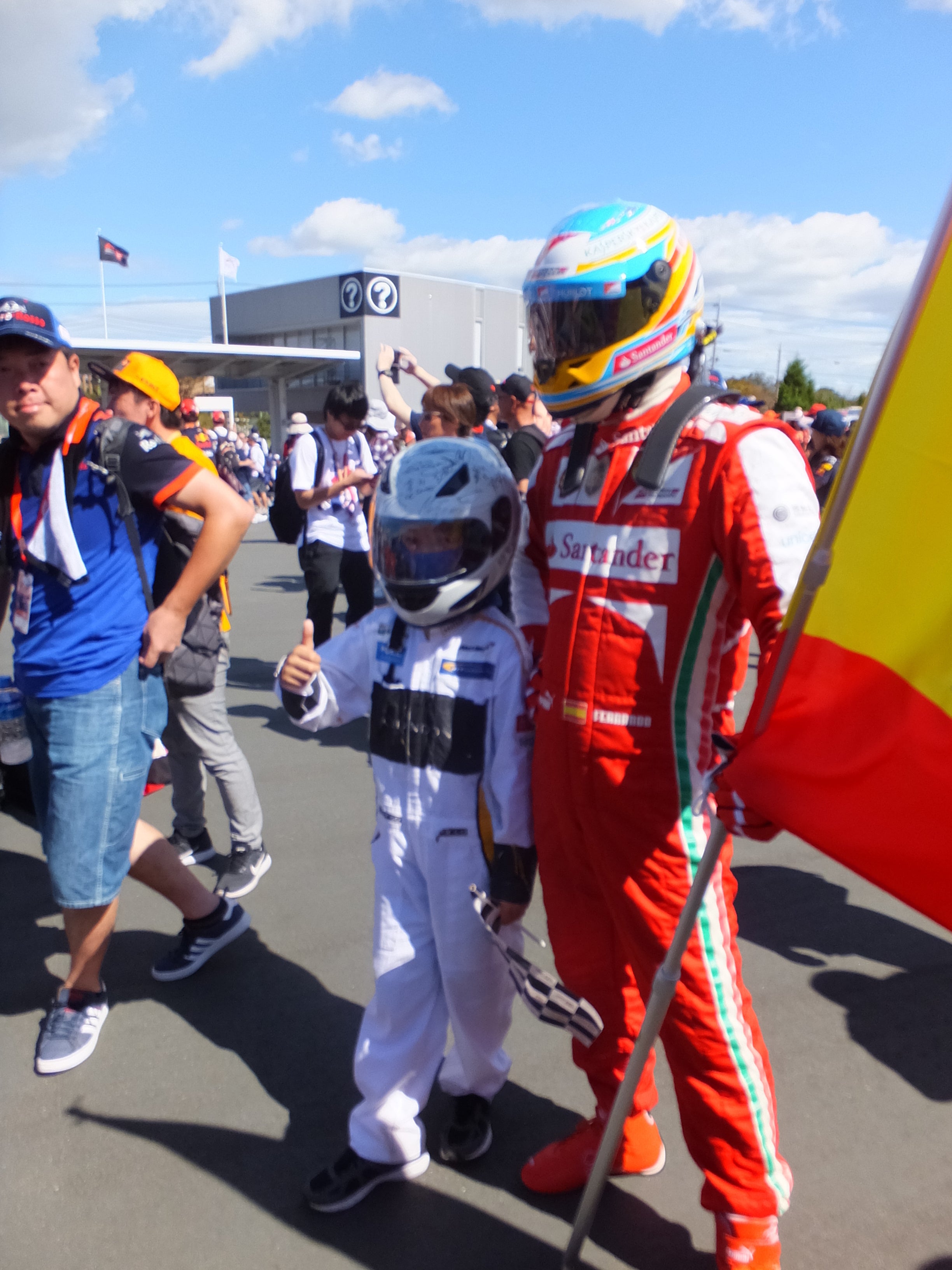 2019F1日本GP期間中のレーシングスーツ可動展示のご支援をお願いします