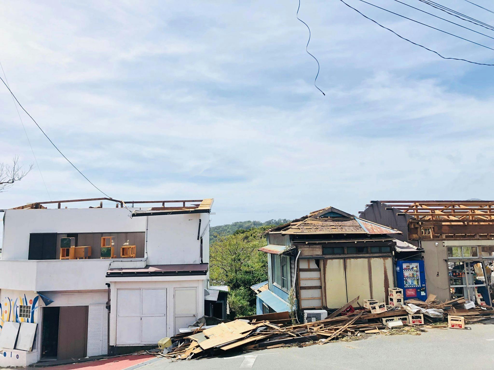台風15号で被害を受けた伊豆大島のゲストハウスを復活し島内外の人を繋ぐ居場所へ！　CAMPFIRE　(キャンプファイヤー)