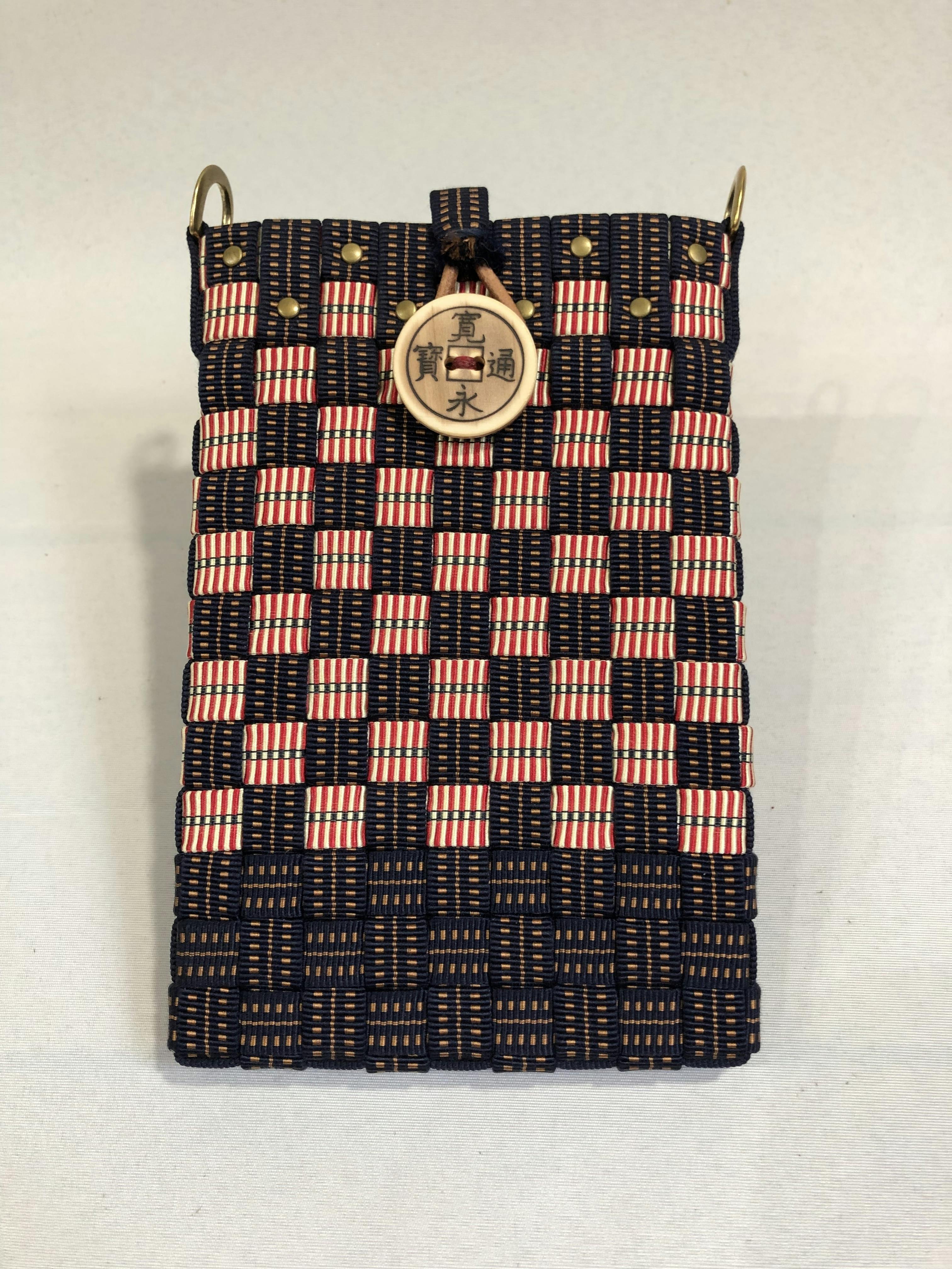 日本の伝統工芸 真田紐で作ったスマホポーチを世界に Campfire キャンプファイヤー 日本の伝統工芸 真田紐で作ったスマホポーチを世界に Campfire キャンプファイヤー