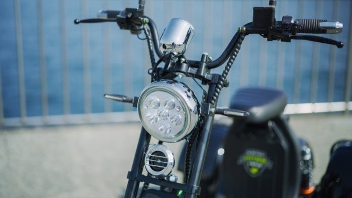 オトナの電動三輪車:公道走行可能な楽しいノリもの「Kintone Trike オトナの電動三輪車:公道走行可能な楽しいノリもの「Kintone Trike