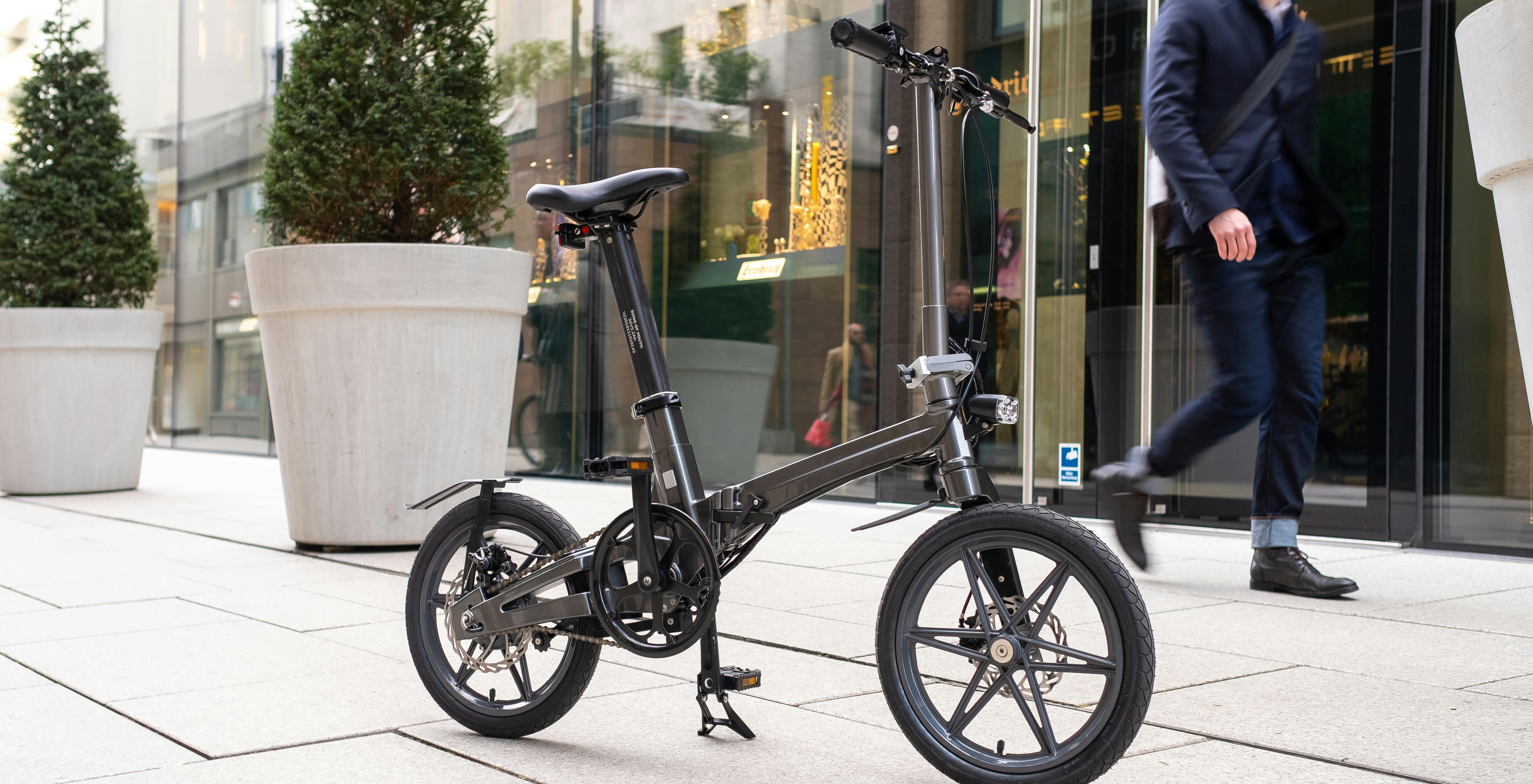 「THE ONE」超軽量！次世代折りたたみ式電動アシスト自転車