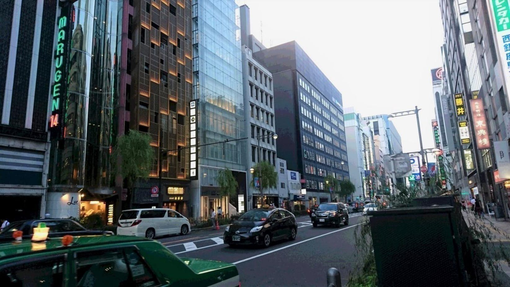 銀座に建つ解体前のビルを1棟まるごとアーティストの キャンバス に Campfire キャンプファイヤー 銀座に建つ解体前のビルを1棟まるごとアーティストの キャンバス に Campfire キャンプファイヤー