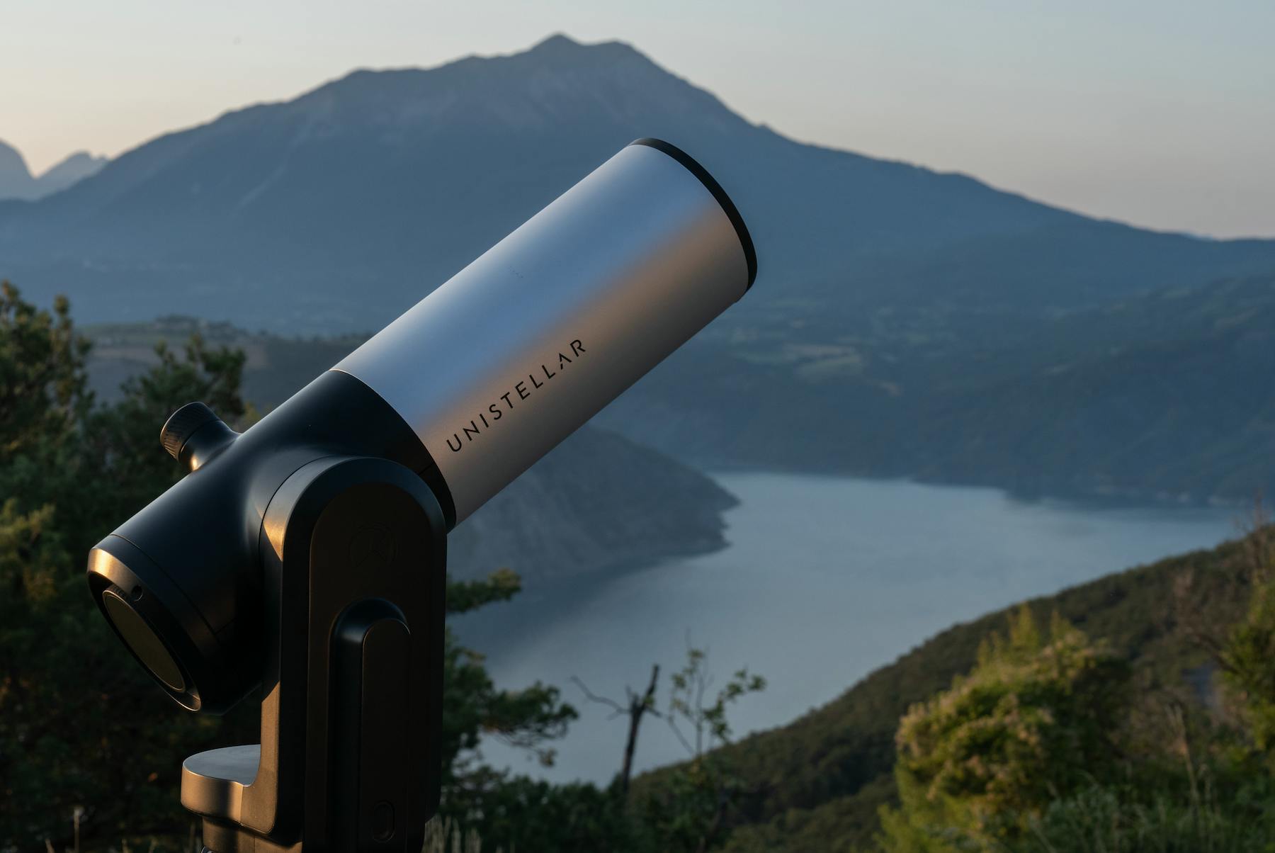 中古美品】Unistellar eVscope eQuinox デジタル反射望遠鏡