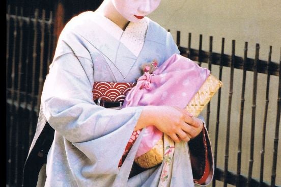 舞妓 刺繍 重ね襟 帯揚げ 京都花街の衣裳文化を次世代に継承したい！【舞妓さんの帯揚げ制作