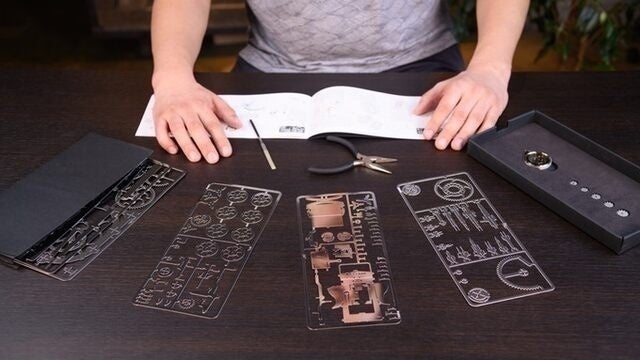最終値下げ！GUNGAVE CERBERUS 組み立てキット 大人が本気で楽しめる！電池なしで動く超精巧なステンレス製の組み立て