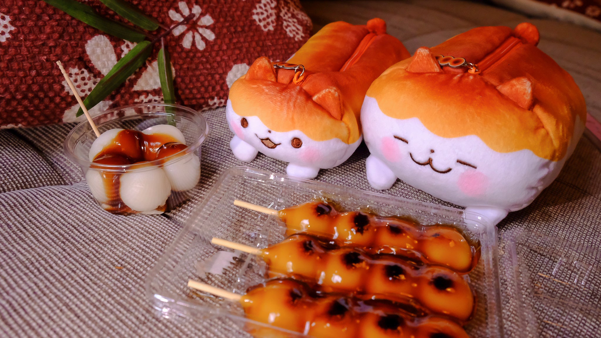 みたらしにゃんこ フカフカで癒されるペンケース・ポーチ商品化