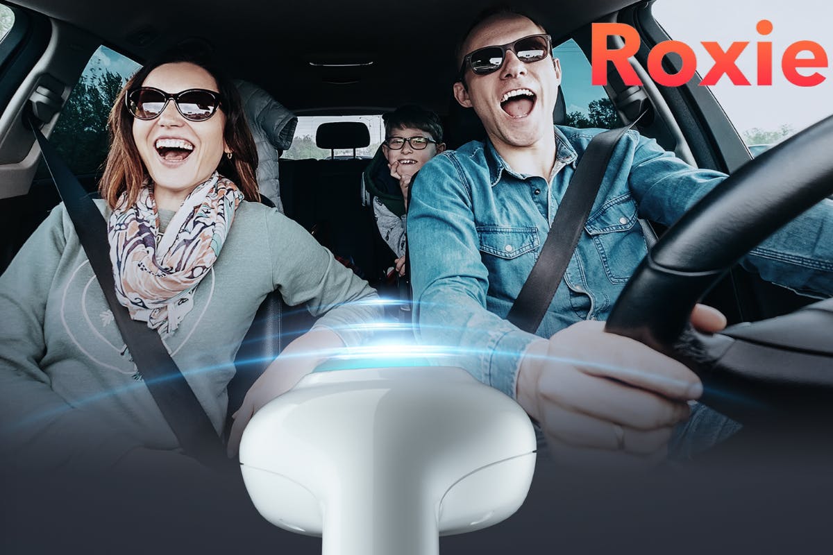 あなたの車をカラオケルームに かつてない本格車内カラオケ Roxie Campfire キャンプファイヤー あなたの車をカラオケルームに かつてない本格車内カラオケ Roxie Campfire キャンプファイヤー