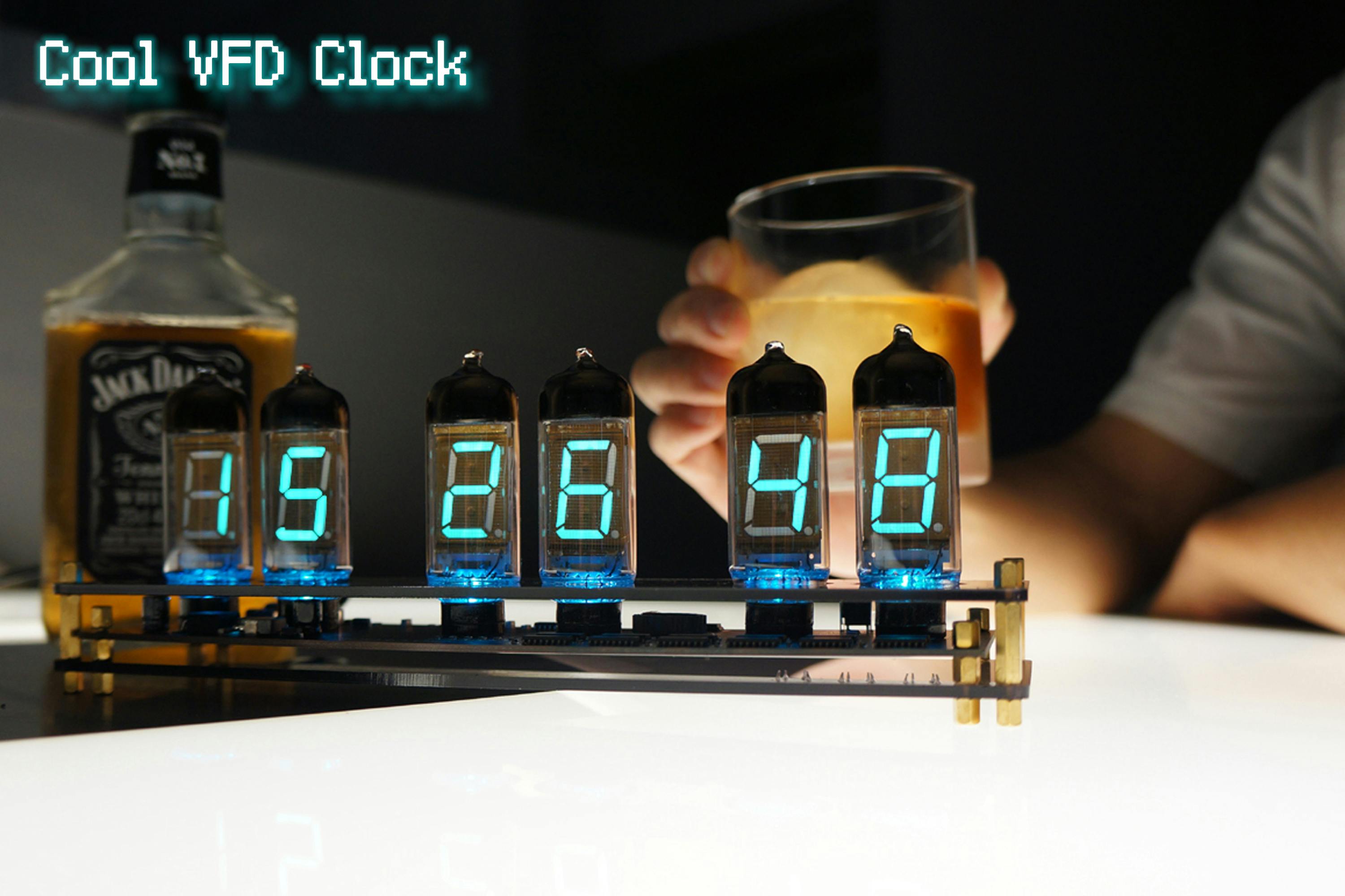 往年の国産技術が主役！レトロフューチャー感溢れる『Cool VFD Clock 