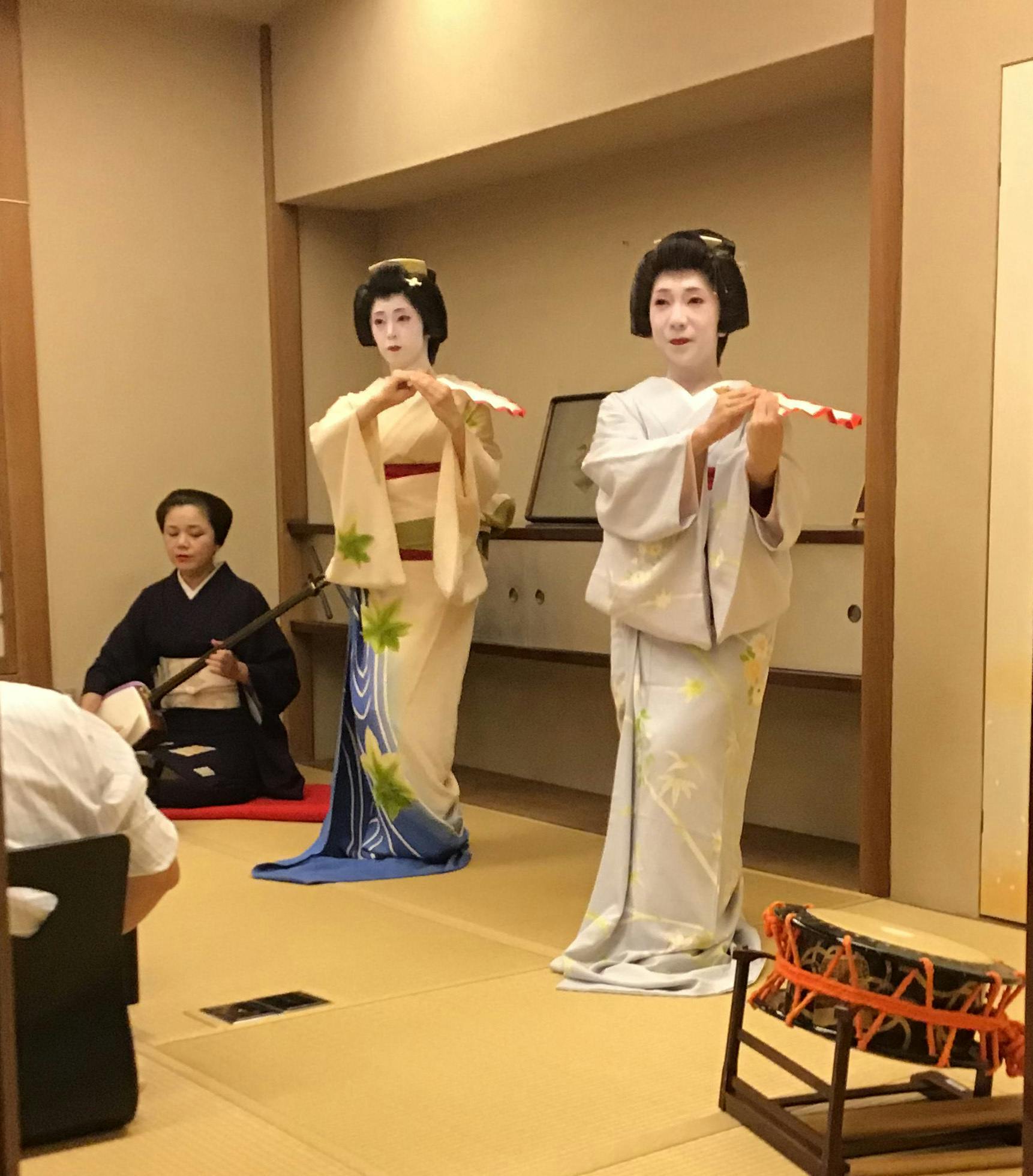 芸者文化発祥の地 浅草吉原 でお座敷遊びをして花柳界を盛り上げよう Campfire キャンプファイヤー 芸者文化発祥の地 浅草吉原 でお座敷遊びをして花柳界を盛り上げよう Campfire キャンプファイヤー