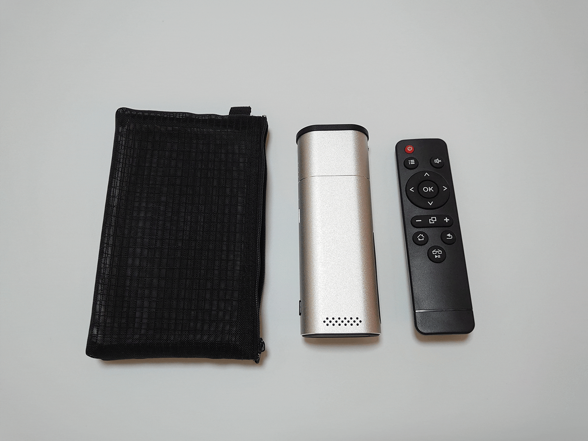 小型 軽量 ミニプロジェクター 映画やゲーム Netflixも大画面で楽しめる Campfire キャンプファイヤー 小型 軽量 ミニプロジェクター 映画やゲーム Netflixも大画面で楽しめる Campfire キャンプファイヤー