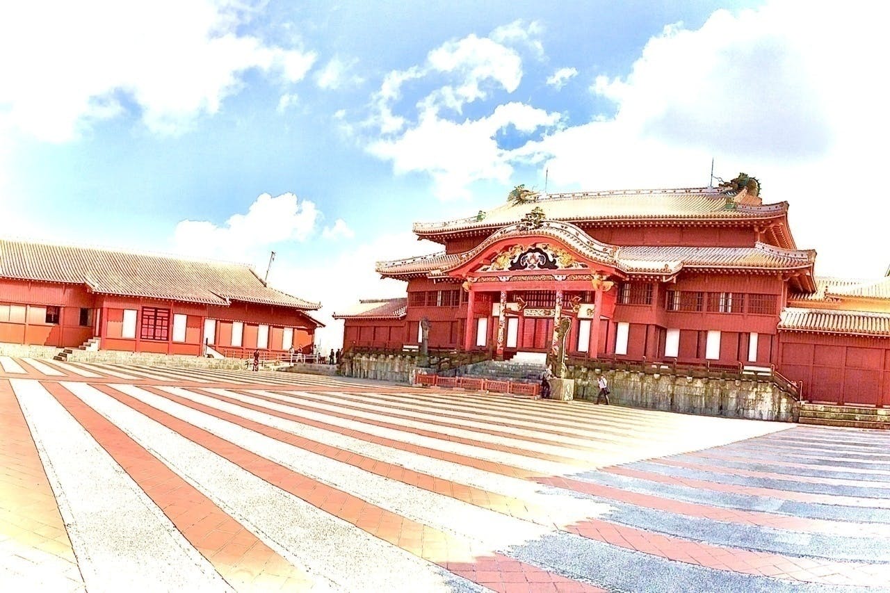 琉球三線 貴重な首里城画