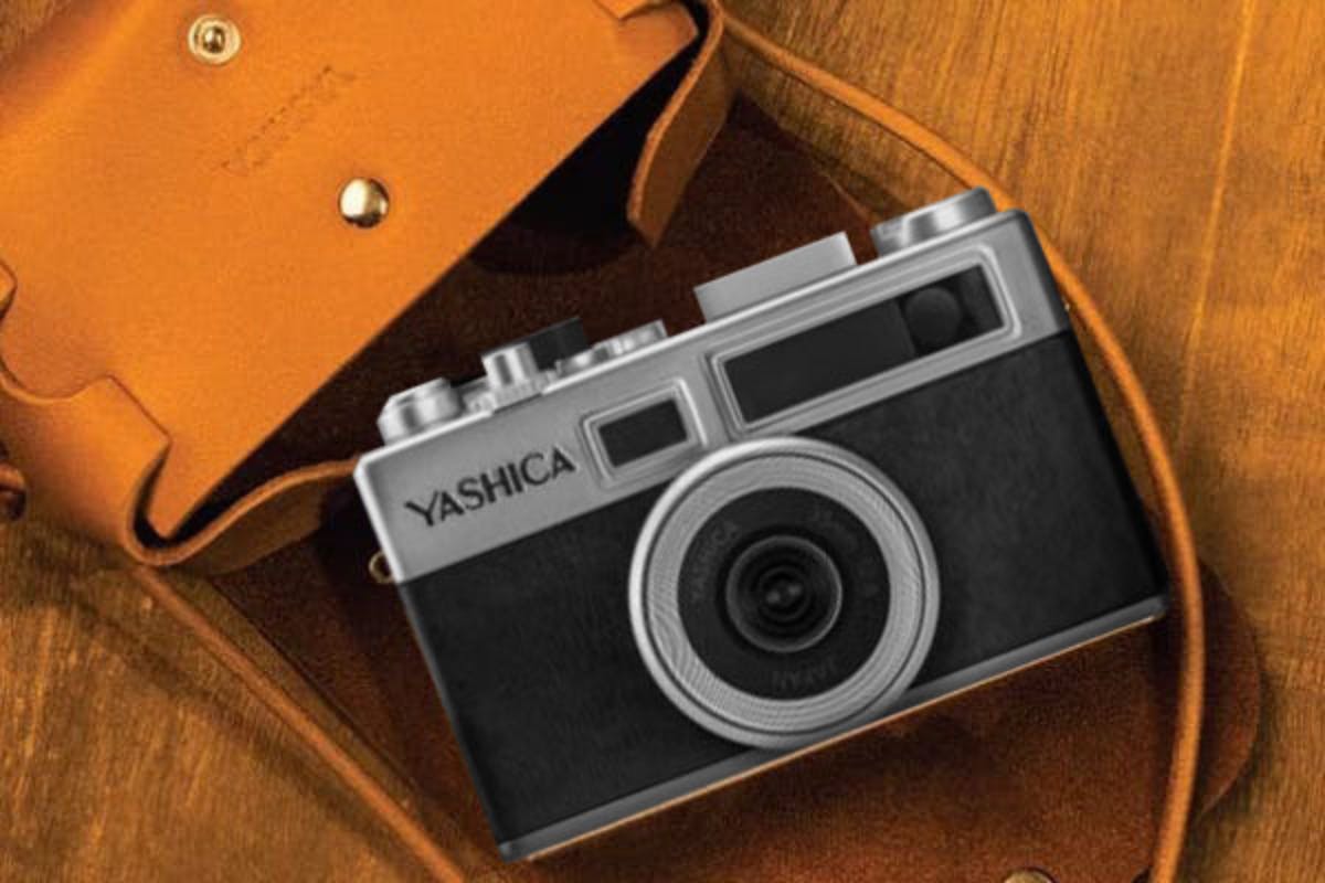 前例のないカメラ YASHICA Y35 デジタルでフィルムのような写真が