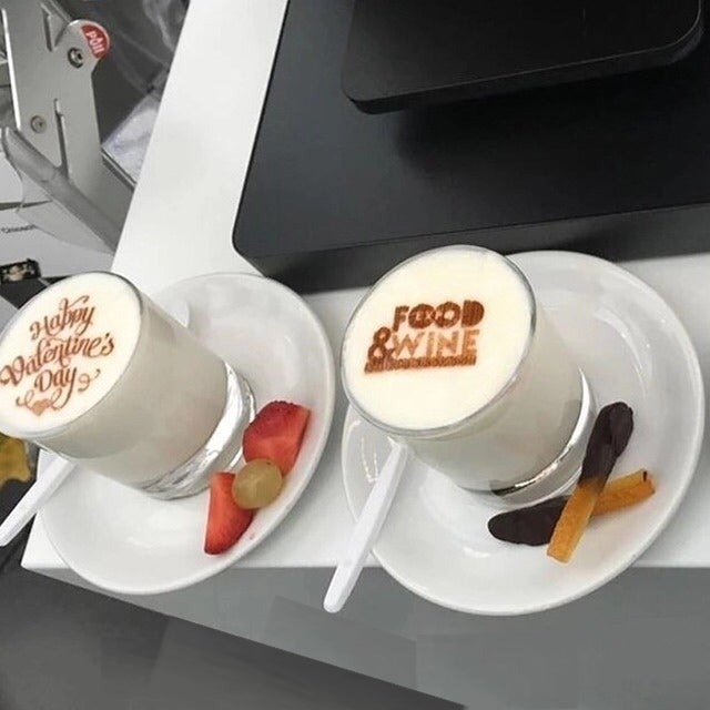 自分の顔までラテアートにできるフードプリンターを ニッポンの飲食店 自分の顔までラテアートにできるフードプリンターを ニッポンの飲食店