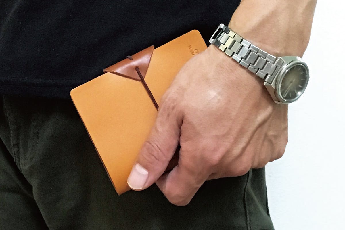 ペンも挟める 手帳みたいな形のメモ帳カバー ロディア No 11用 Campfire キャンプファイヤー ペンも挟める 手帳みたいな形のメモ帳カバー ロディア No 11用 Campfire キャンプファイヤー