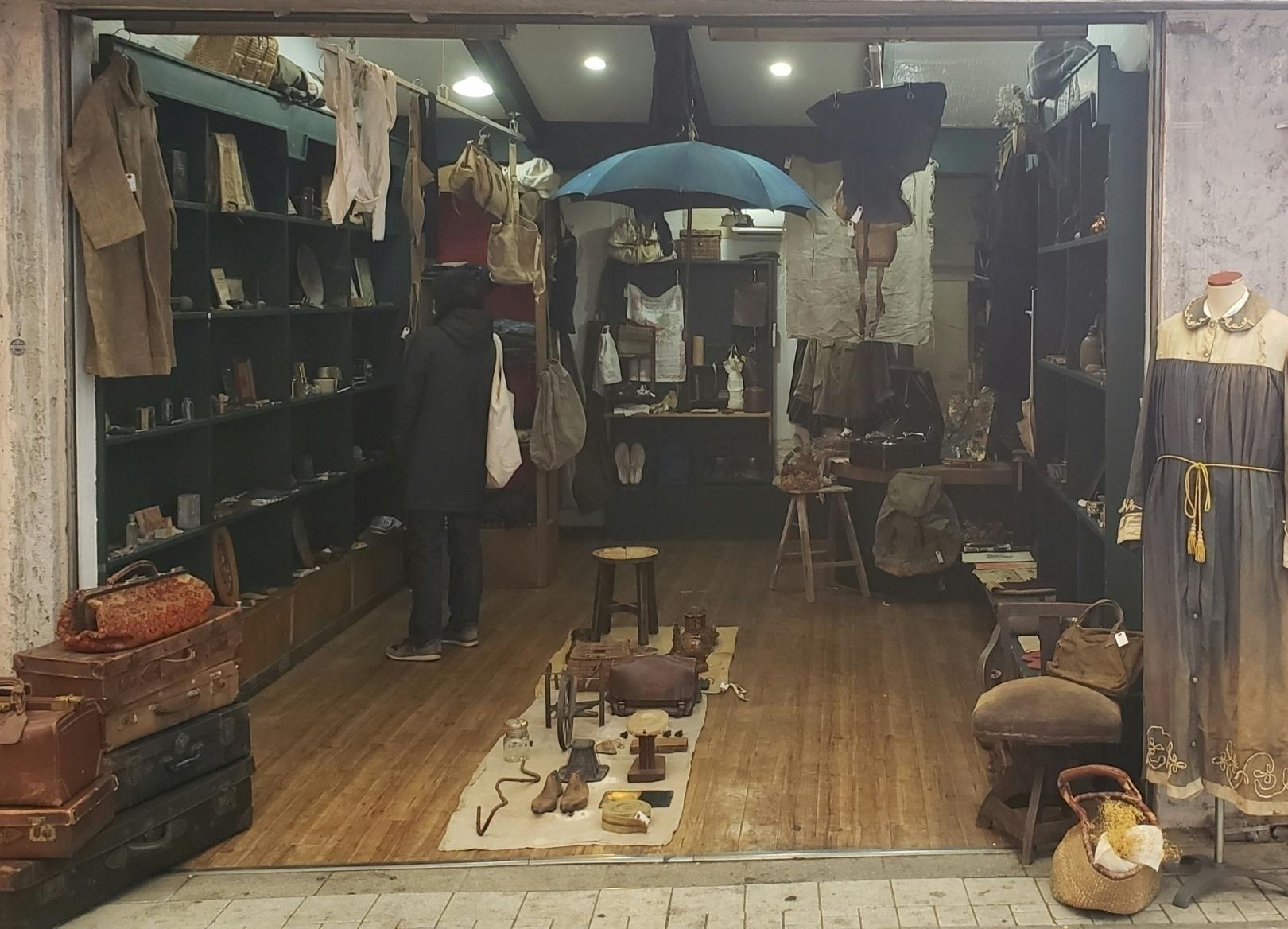 古い服達を通じて人と繋がる 場 を生み出し続けたい Campfire キャンプファイヤー 古い服達を通じて人と繋がる 場 を生み出し続けたい Campfire キャンプファイヤー