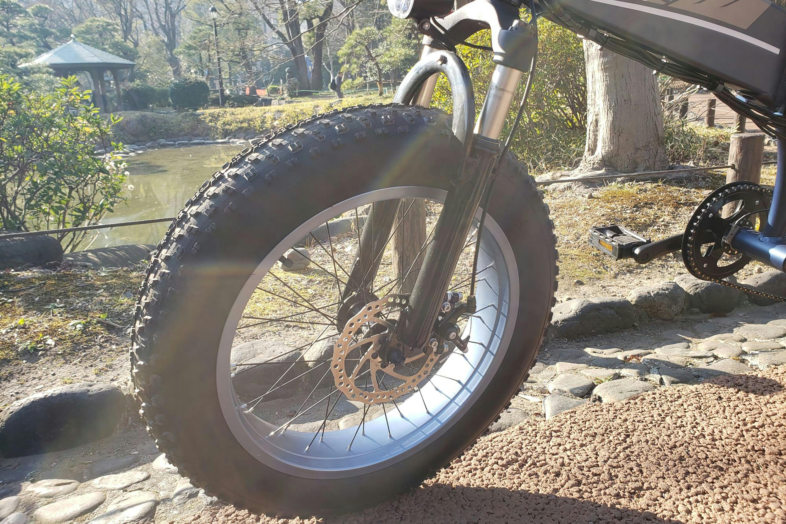 電動自転車折り畳み(大容量 13Ah 約60km) 極太タイヤシルバー - 三輪車