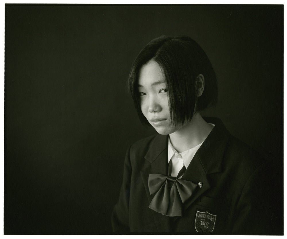 モノクロフィルムで教え子のポートレートを撮り、写真展を開催したい