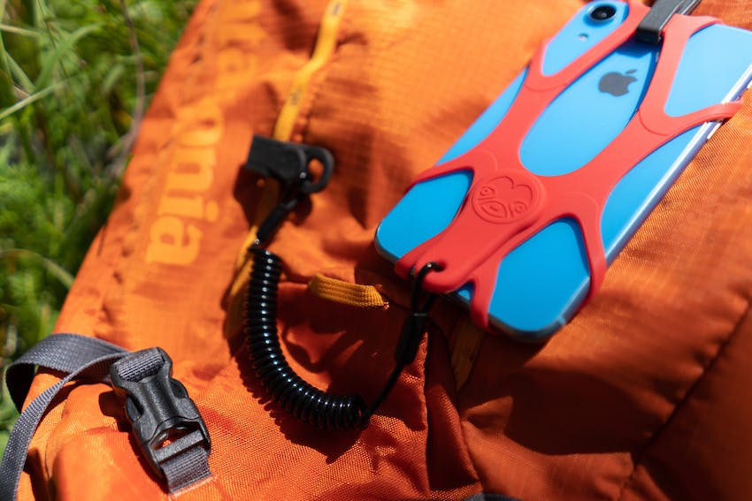 超強力ワイヤーが落下画面割れを阻止 フリーサイズのシリコン製スマホホルダー Campfire キャンプファイヤー 超強力ワイヤーが落下画面割れを阻止 フリーサイズのシリコン製スマホホルダー Campfire キャンプファイヤー