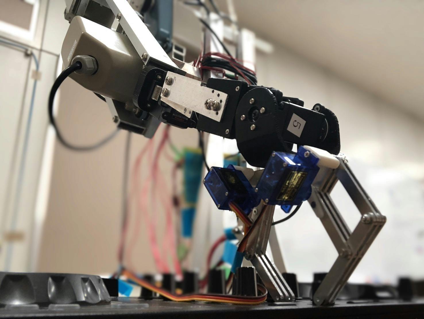 高専生とdjロボットの Lynx が届ける 近未来の 非日常な音楽体験 Campfire キャンプファイヤー 高専生とdjロボットの Lynx が届ける 近未来の 非日常な音楽体験 Campfire キャンプファイヤー