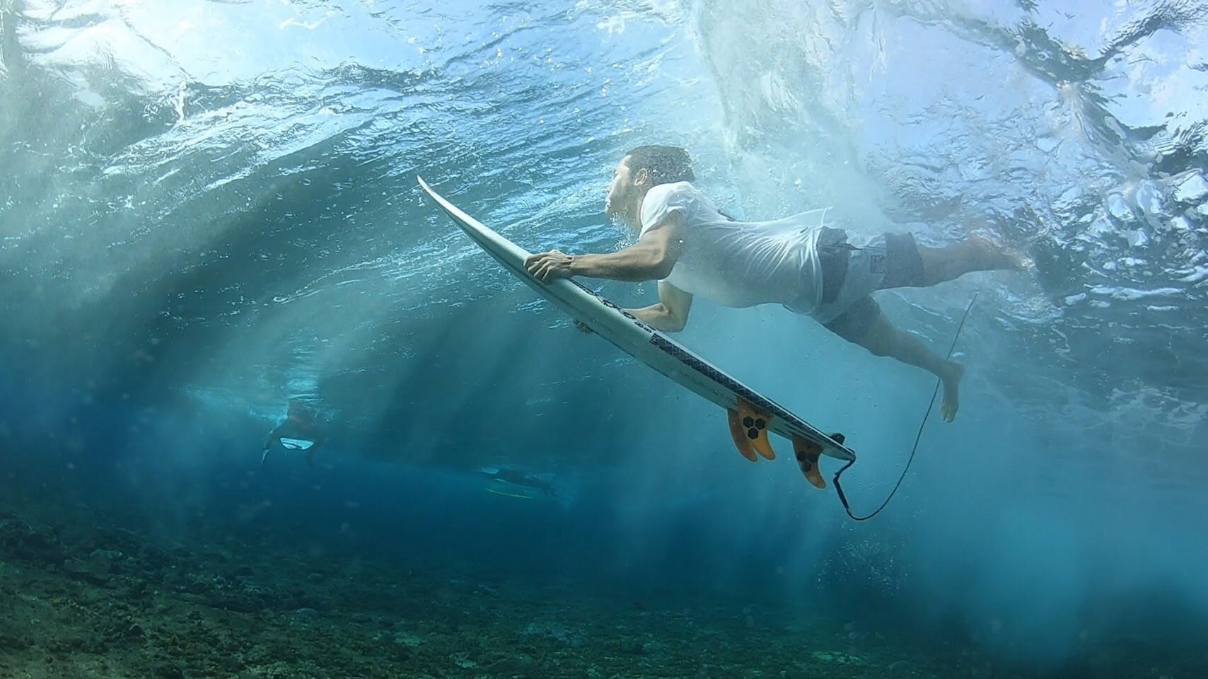 サーフボード職人を目指す24歳 Campfire キャンプファイヤー サーフボード職人を目指す24歳 Campfire キャンプファイヤー