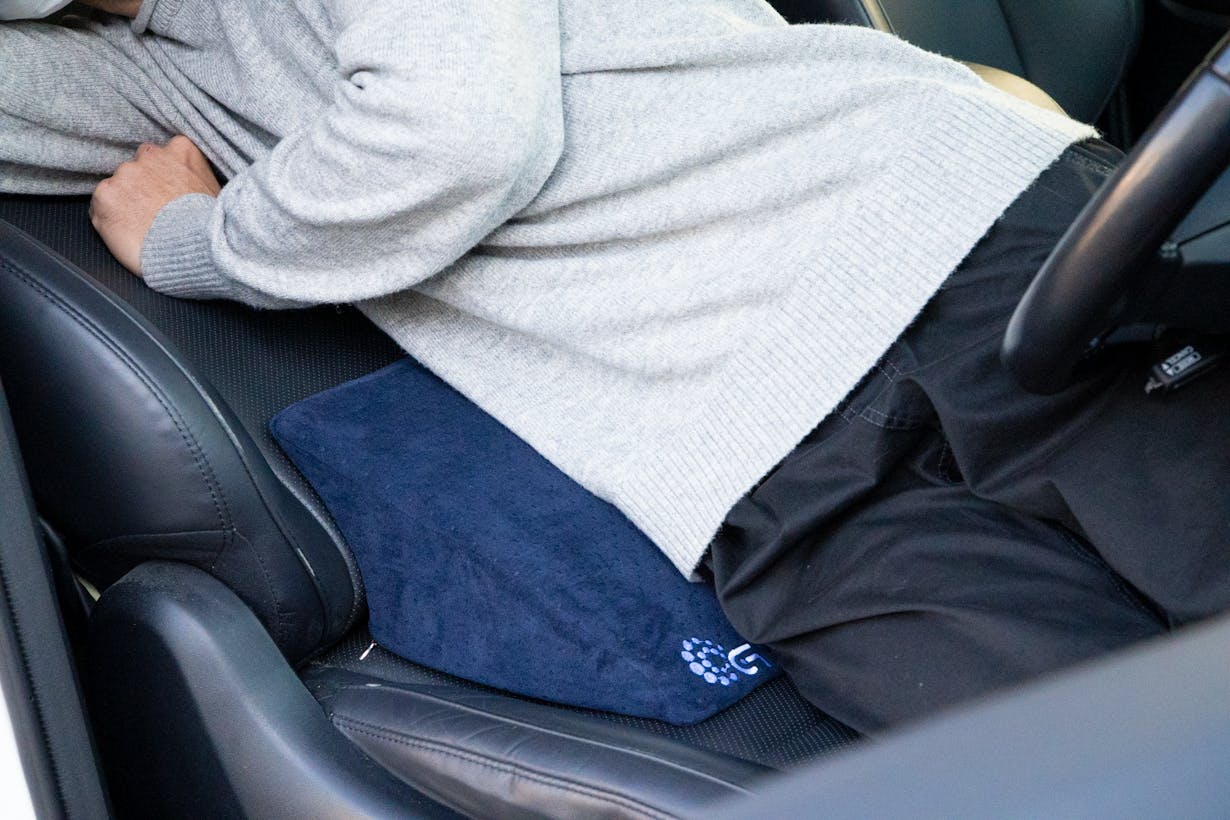 昼寝や車中泊でも快眠 寝室のように車で熟睡してしまうリクライニング用 腰まくら Campfire キャンプファイヤー 昼寝や車中泊でも快眠 寝室のように車で熟睡してしまうリクライニング用 腰まくら Campfire キャンプファイヤー