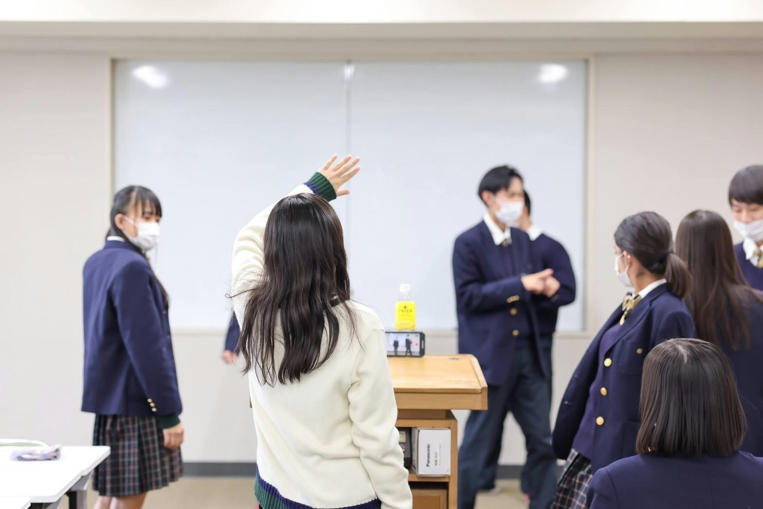 ドッキリ 卒業した高校生に突撃したらまさかの一言 優勝校へのサプライズ Campfire キャンプファイヤー ドッキリ 卒業した高校生に突撃したらまさかの一言 優勝校へのサプライズ Campfire キャンプファイヤー
