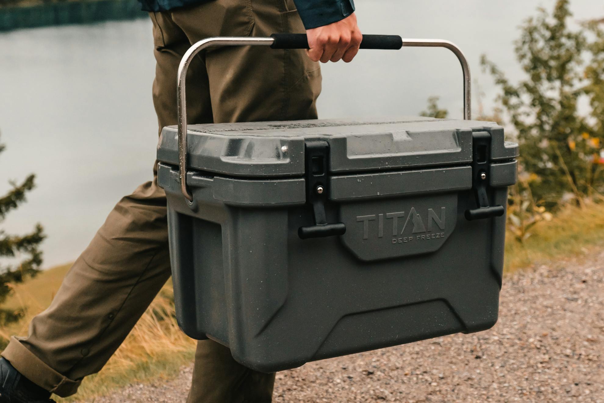 炎天下で氷を最大8日間キープ 超密封ハードボディで保冷力抜群のクーラーボックス Campfire キャンプファイヤー 炎天下で氷を最大8日間キープ 超密封ハードボディで保冷力抜群のクーラーボックス Campfire キャンプファイヤー