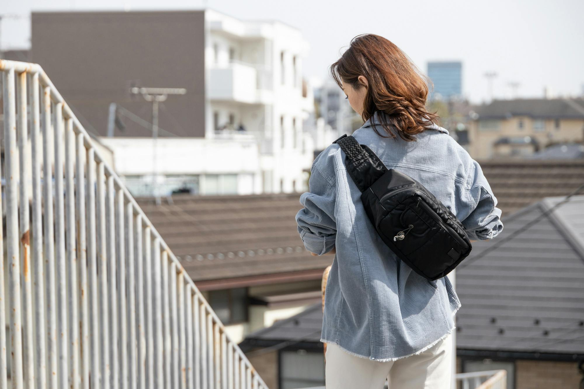 クールなメッシュストラップ スタイリッシュで使いやすいスリングバッグ Campfire キャンプファイヤー クールなメッシュストラップ スタイリッシュで使いやすいスリングバッグ Campfire キャンプファイヤー