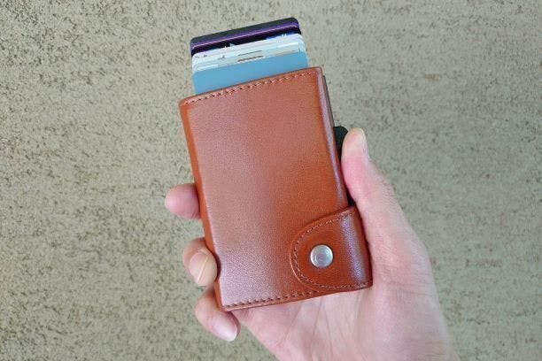 大人の魅力が詰まったミニマルWallet「C-secure」新シリーズ登場