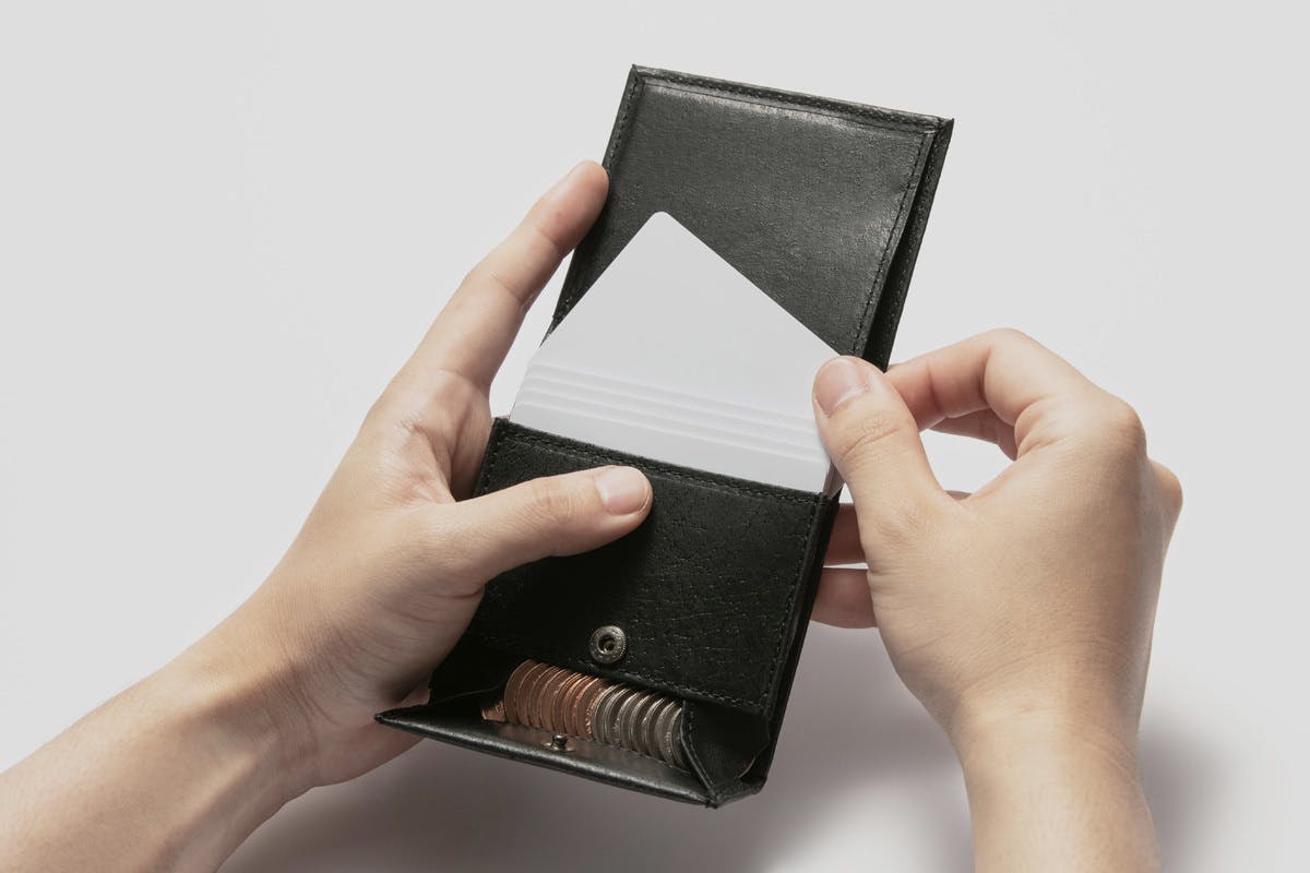 日本の野生イノシシ革 小さく薄い革財布 縦横約9cm厚さ1 4cm Catae Campfire キャンプファイヤー 日本の野生イノシシ革 小さく薄い革財布 縦横約9cm厚さ1 4cm Catae Campfire キャンプファイヤー