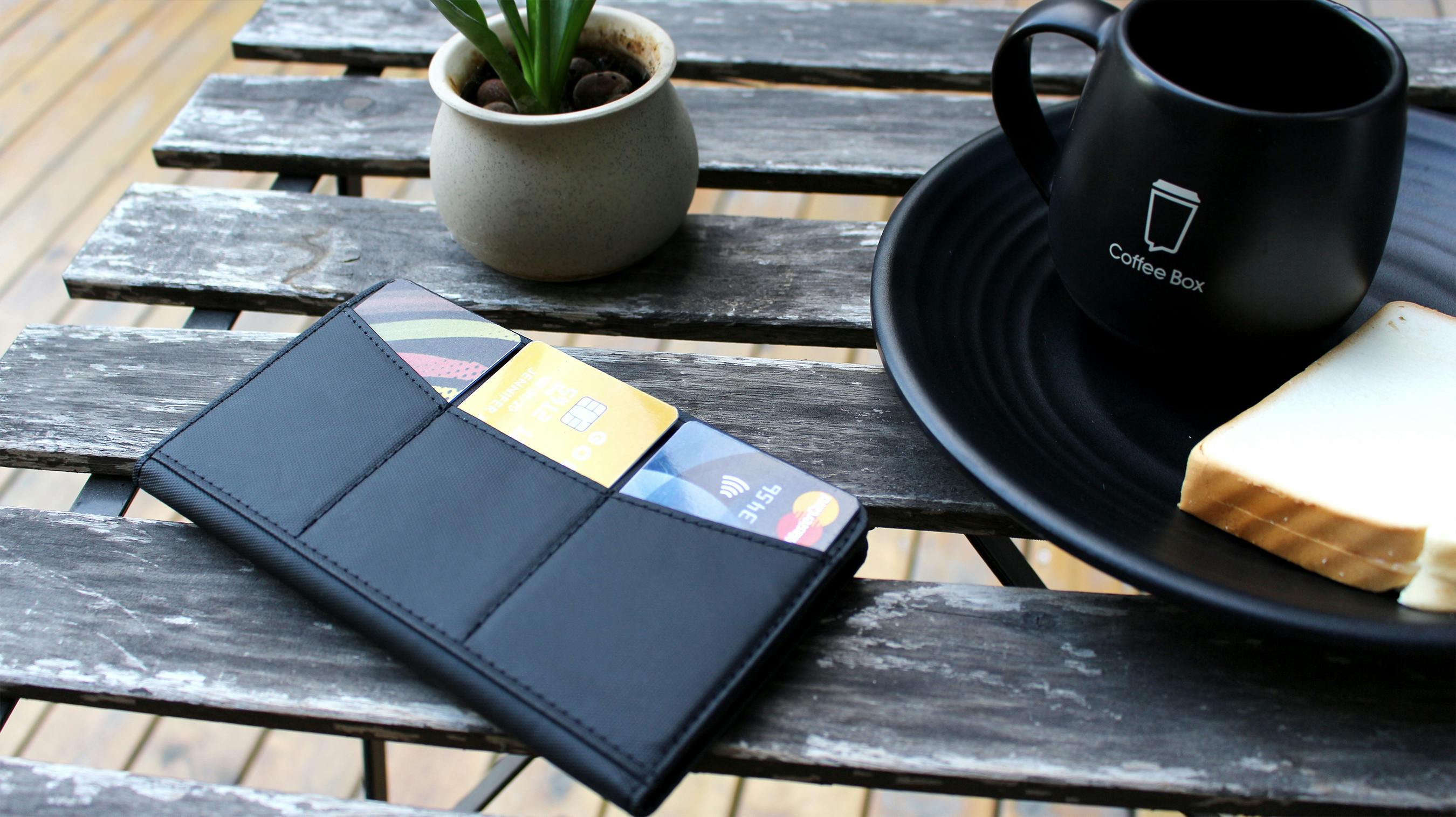 スマホより薄く 驚くほど入る長財布 改札 レジをスマートに Noty4 0 Campfire キャンプファイヤー スマホより薄く 驚くほど入る長財布 改札 レジをスマートに Noty4 0 Campfire キャンプファイヤー