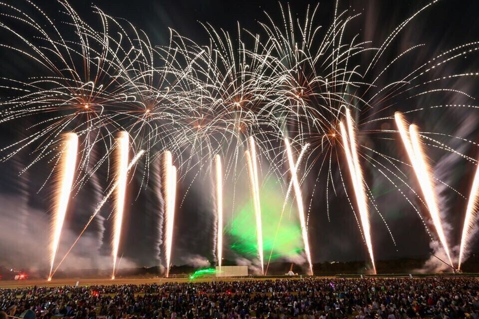 花火でみんなが笑顔で元気に コロナに負けるな 江南サプライズ花火 Campfire キャンプファイヤー