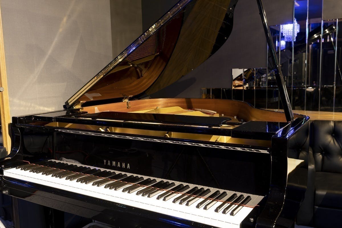 Bluelightbar 横浜の老舗バー リニューアルオープンを応援お願いします Campfire キャンプファイヤー Bluelightbar 横浜の老舗バー リニューアルオープンを応援お願いします Campfire キャンプファイヤー