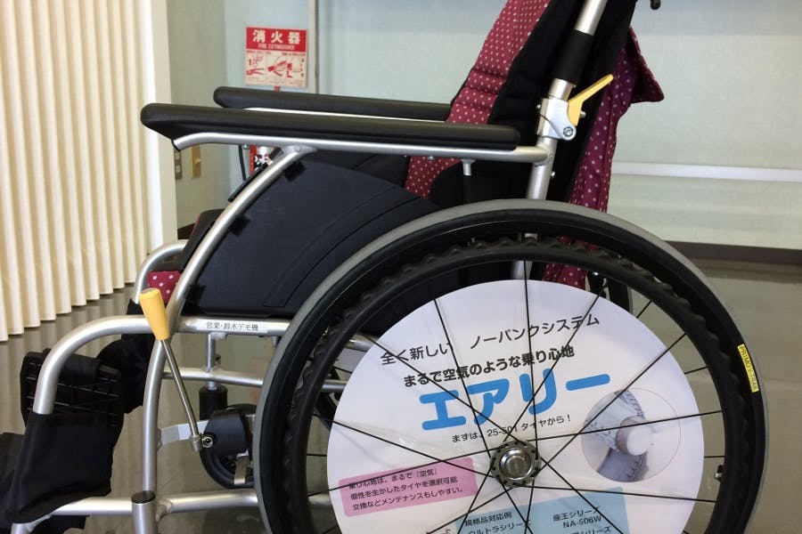 看護・介護用品極上の車椅子ノーパンク車輪 - 車椅子