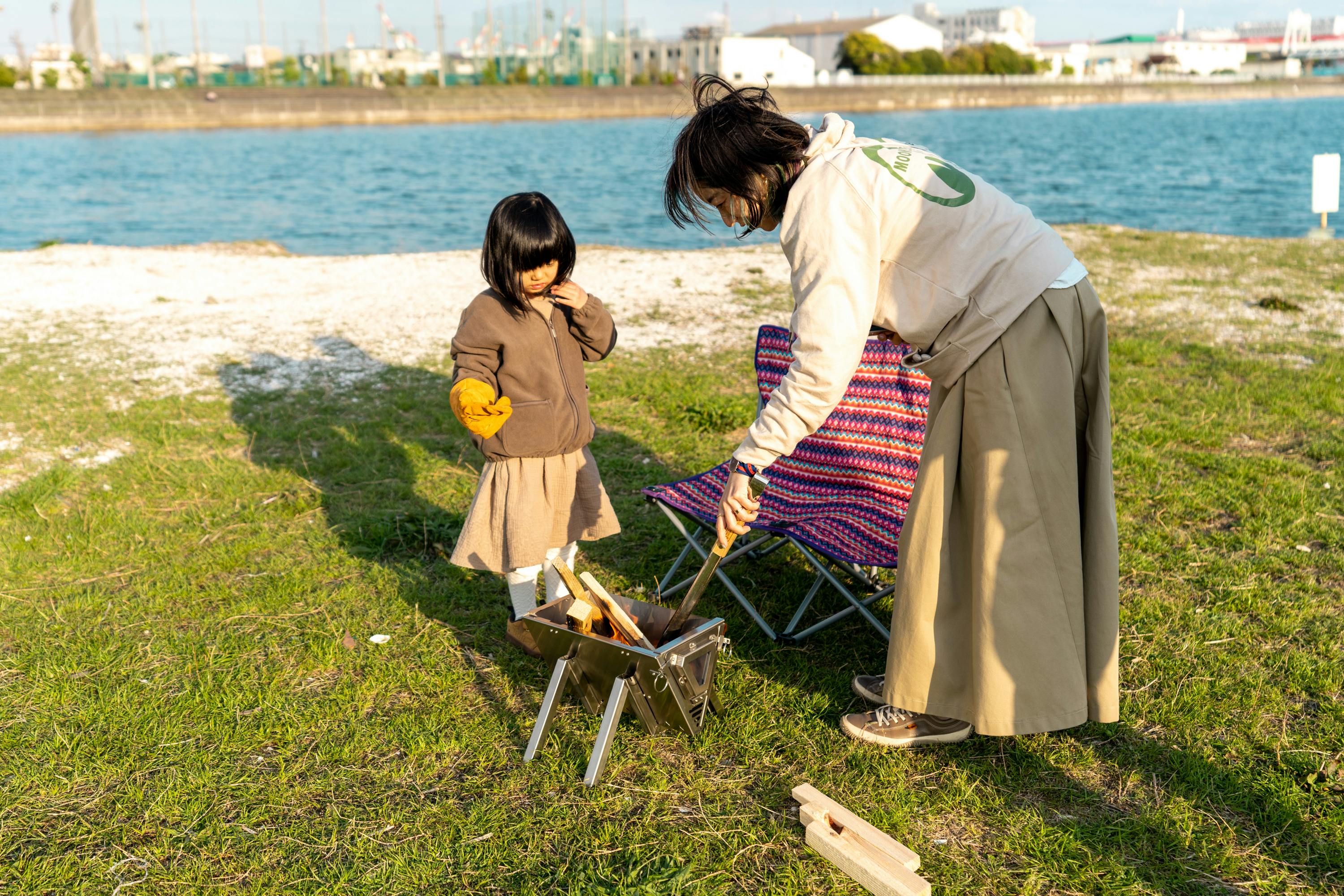 シーンを選ばない1台3役！超簡単に本格的な焚き火台・グリル・薪