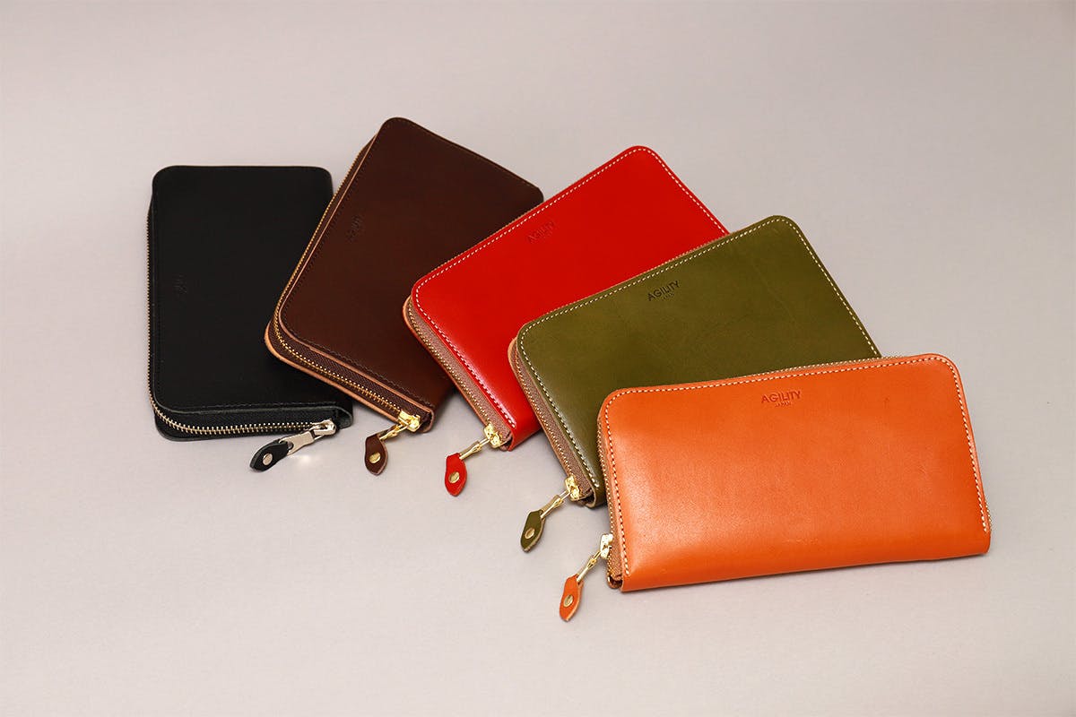 30枚のカードを綺麗に整列 縦 に並べて収納 大容量長財布 トラント Campfire キャンプファイヤー 30枚のカードを綺麗に整列 縦 に並べて収納 大容量長財布 トラント Campfire キャンプファイヤー