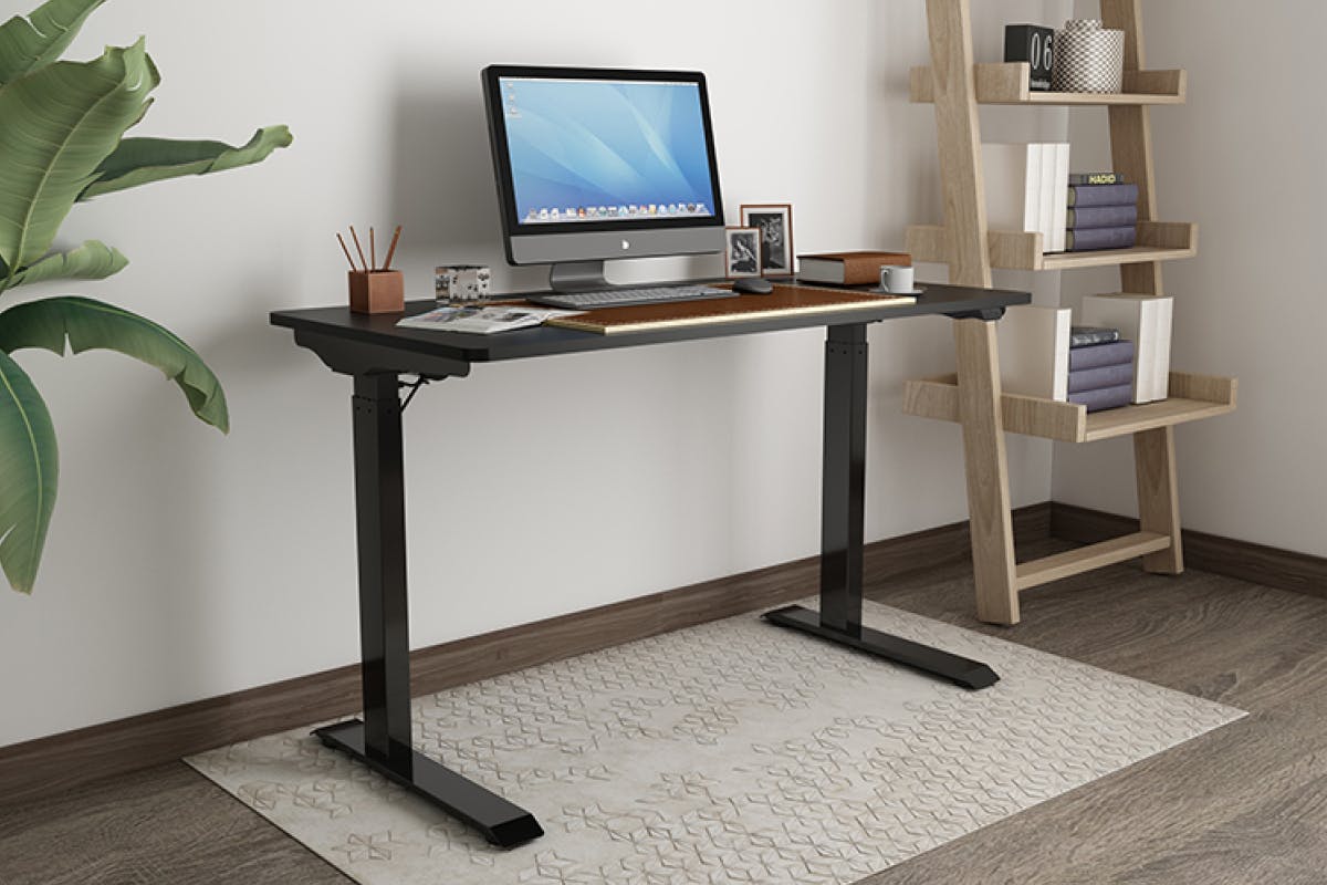 高さ調整可能！電動昇降式デスク - 快適＆健康的