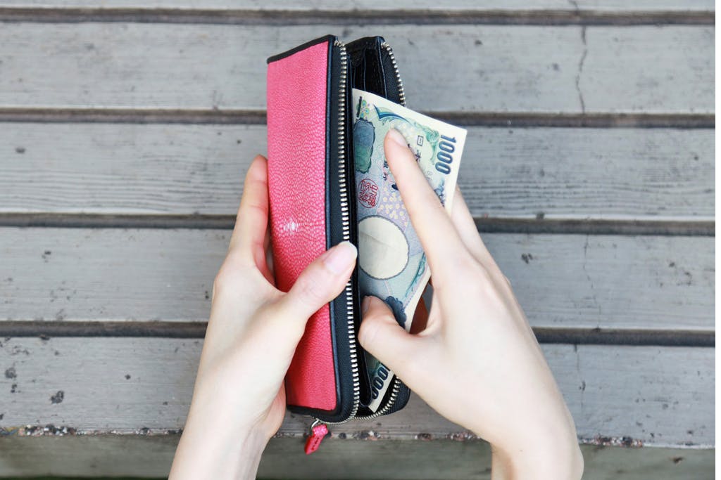 希少素材 海の宝石 と呼ばれるスティングレイ エイ革 を使用した強度抜群の長財布 Campfire キャンプファイヤー 希少素材 海の宝石 と呼ばれるスティングレイ エイ革 を使用した強度抜群の長財布 Campfire キャンプファイヤー