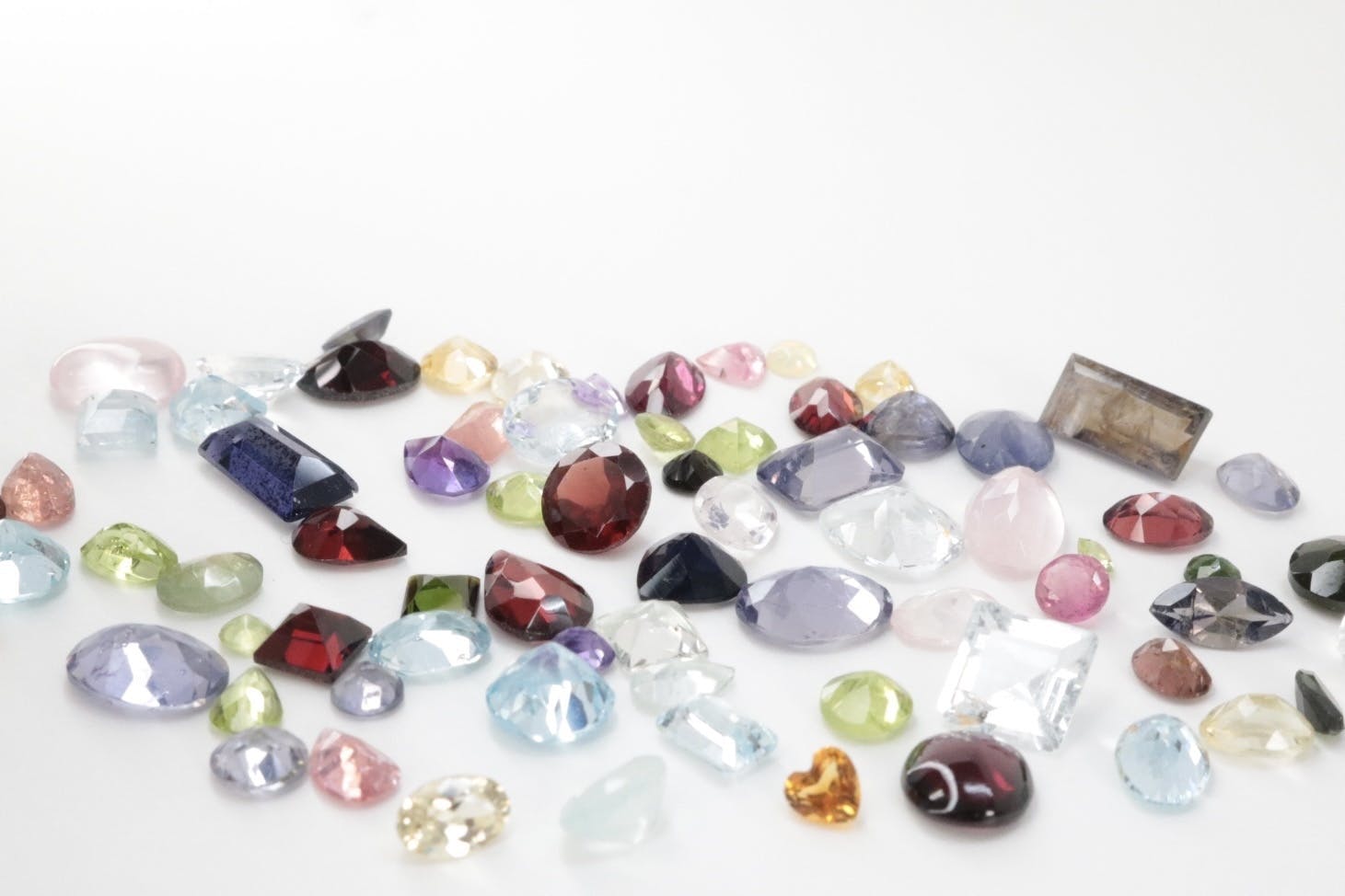 キラキラ輝く宝石をボールペンに詰めました いつでも身近に宝石を楽しんでほしい Campfire キャンプファイヤー キラキラ輝く宝石をボールペンに詰めました いつでも身近に宝石を楽しんでほしい Campfire キャンプファイヤー